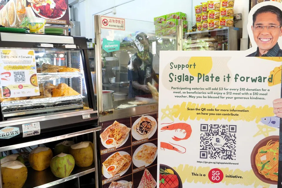 Individu yang ingin menyumbang boleh mengimbas kod QR yang dipaparkan di kafe Tuck in yang terletak Blok 1158 Bedok South Ave 3 dan kedai makan Mohamed Waseef di Blok 73 Bedok South Ave 3.