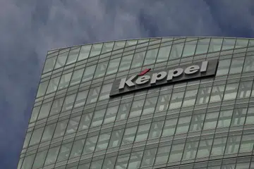 Bank BNP Paribas, yang kini menghuni enam tingkat di menara Ocean Financial Centre (dalam gambar) di kawasan Raffles Place, dijangka tidak memperbaharui sebahagian ruang di pejabat utamanya itu.