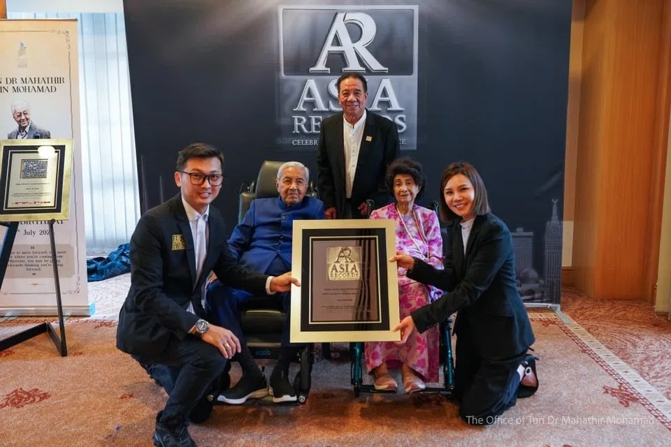 Dr Mahathir, Tun Dr Siti Hasmah Mohd Ali, pasangan tertua Asean, Asia