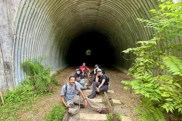 TEROWONG IKON: Pengembara yang melalui Terowong Maju ini pasti akan menggunakan tempat ini untuk berehat seketika dan bergambar sebagai kenangan. - Foto ihsan NORAZLINA WAGIMAN