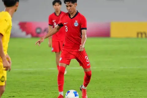 Pemain pertahanan Young Lions, Luth Harith, mendapat panggilan ke skuad senior susulan prestasi baik bersama pasukan bawah 19 tahun sepanjang setahun lalu.