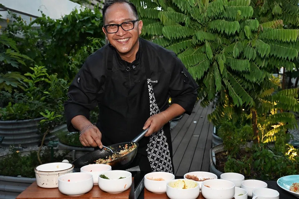 Cef Degan Septoadji berkongsi kepentingan bumbu dalam masakan Indonesia. Menurutnya, bumbu bukan sekadar ramuan, bahkan seni yang memerlukan teknik dan pemahaman yang mendalam.