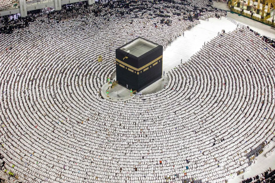 MARTABAT TINGGI: Para ulama digelar pewaris para Nabi kerana tugas mereka mengembangkan ilmu agama yang sahih serta membimbing umat mengikut garis pandu syariat yang ditetapkan.
