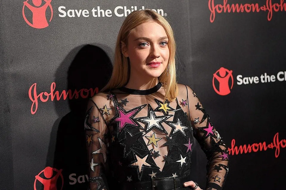 NAMA 'MENDATAR': Dakota Fanning tidak tahu mengapa namanya mendak meskipun semasa kecil beliau sudah pun melakonkan lebih sedozen filem. - Foto AFP