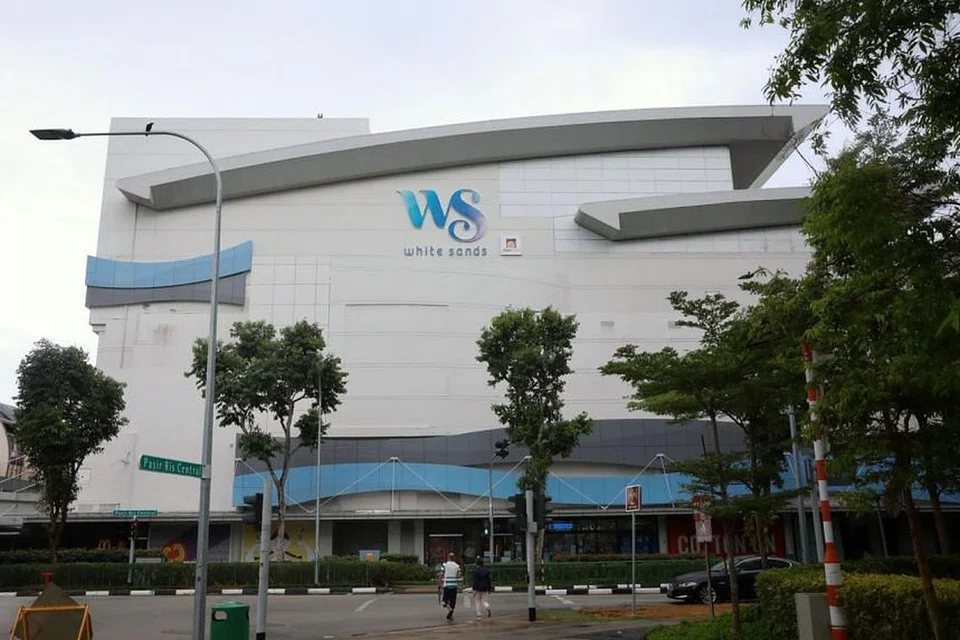 MOH menawarkan ujian Covid-19 percuma bagi mereka yang telah mengunjungi pusat beli-belah White Sands antara 2 Mei dengan 11 Mei. - Foto KEVIN LIM