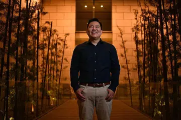 CAPAI IMPIAN: Impian ingin meneroka bidang teknologi sejak dulu lagi akhirnya dicapai oleh Encik Muhammad Helmy. - Foto BM oleh CHONG JUN LIANG