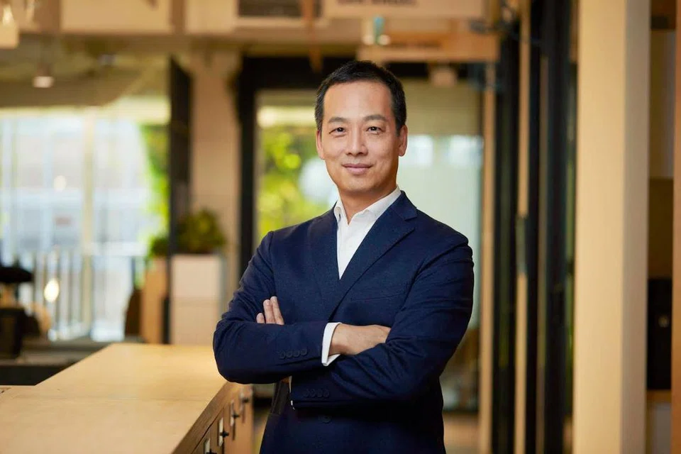 PENGASAS BERSAMA DAN PENGERUSI ENDOWUS, ENCIK SAMUEL RHEE.