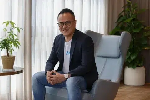 anak syarikat Singtel, NCS, Ketua Pegawai Eksekutif (CEO) baharu, Encik Sam Liew, perniagaan yang bergantung pada kontrak pemerintah, AI
