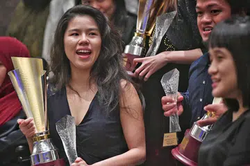 RAIH ANUGERAH: Yip Pin Xiu dinobatkan Olahragawati 2019 di acara Sukan Kurang Upaya Singapura tahun ini. - Foto BH oleh ARIFFIN JAMAR