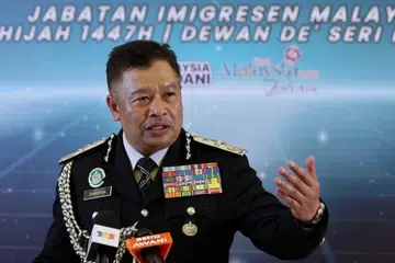 IMIGRESEN, MALAYSIA, Datuk Zakaria Shaaban, jim