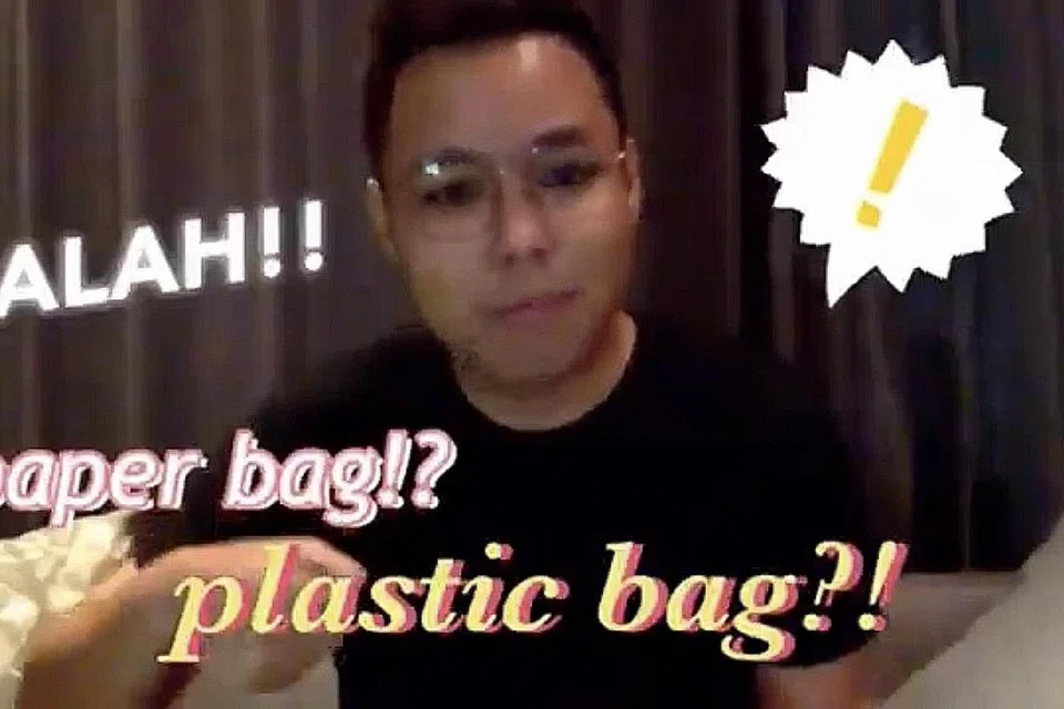 TEROKA ISU BAHASA: Dalam tempoh pemutus litar, penyanyi Hyrul Anuar (atas) yang cenderung perihal bahasa mengusahakan kandungan kreatif membincangkan perkataan Inggeris yang selalu disalah ertikan atau salah sebutannya termasuk dalam kalangan artis di Nusantara. - Foto LAMAN YOUTUBE HYRUL ANUAR 