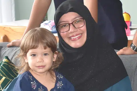 BERSARA DARIPADA DUNIA LAKONAN: Fidi Hassim kini lebih selesa dengan kerjaya sebagai seorang guru pertuturan dan drama dan menganggap sudah bersara daripada berlakon. 