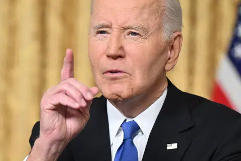 Presiden Amerika Syraikat, Joe Biden, semasa menyampaikan ucapan perpisahan kepada negara dari Pejabat Oval di Rumah Putih, Washington, DC, pada 15 Januari 2025.