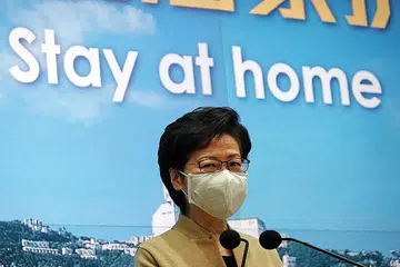TAWAR BANTUAN: Cik Carrie Lam, semasa berucap di sesi taklimat media mingguan, berkata pemerintah juga sedang mengkaji langkah bantuan tambahan untuk mereka yang terjejas dengan langkah terbaharu ini. - Foto REUTERS