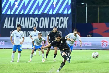 Pemain Geylang International, Tomoyuki Doi, menjaringkan penalti dalam perlawanan dengan Lion City Sailors di Stadium Bishan pada 30 Ogos. Perlawanan itu berkesudahan seri 2-2.