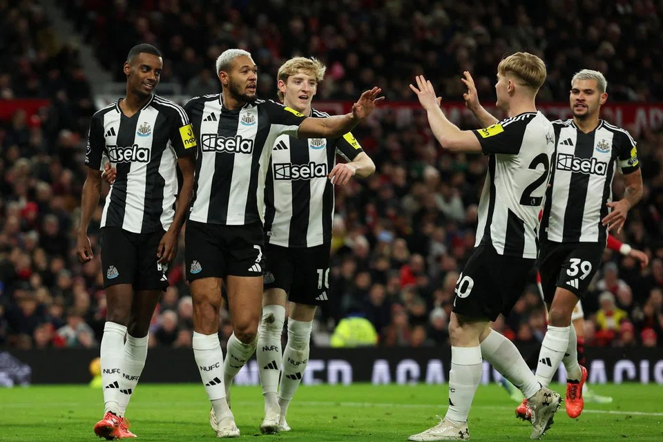 Antara kebangkitan Newcastle United ialah prestasi memberangsangkan penyerang mereka, Alexander Isak (paling kiri), yang telah menjaringkan 12 gol EPL setakat ini. 