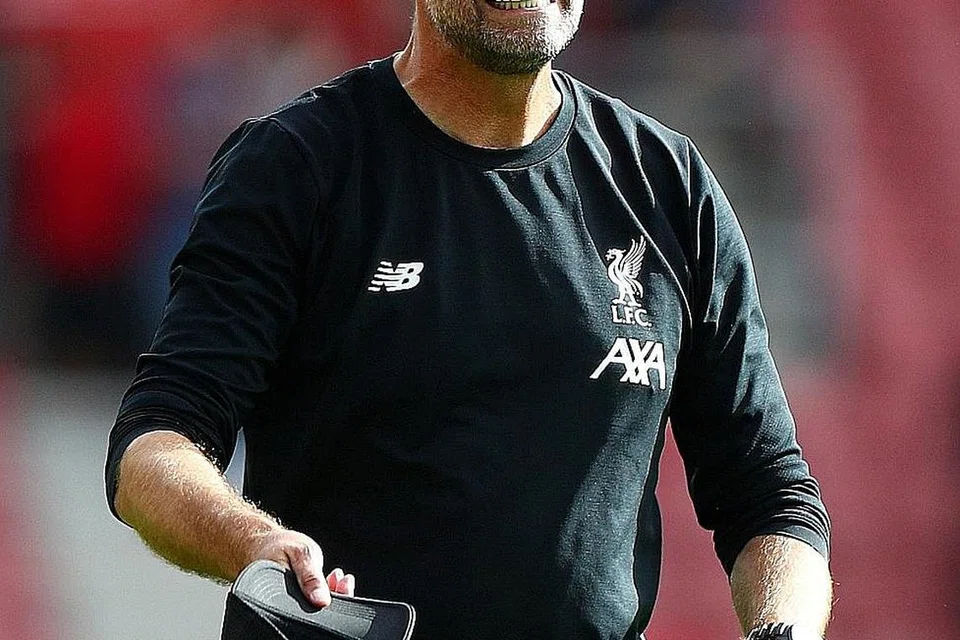 RAIH DUA KEMENANGAN: Jurgen Klopp (atas) dan Unai Emery masing-masing mahu meneruskan momentum kemenangan masing-masing. - Foto Reuters