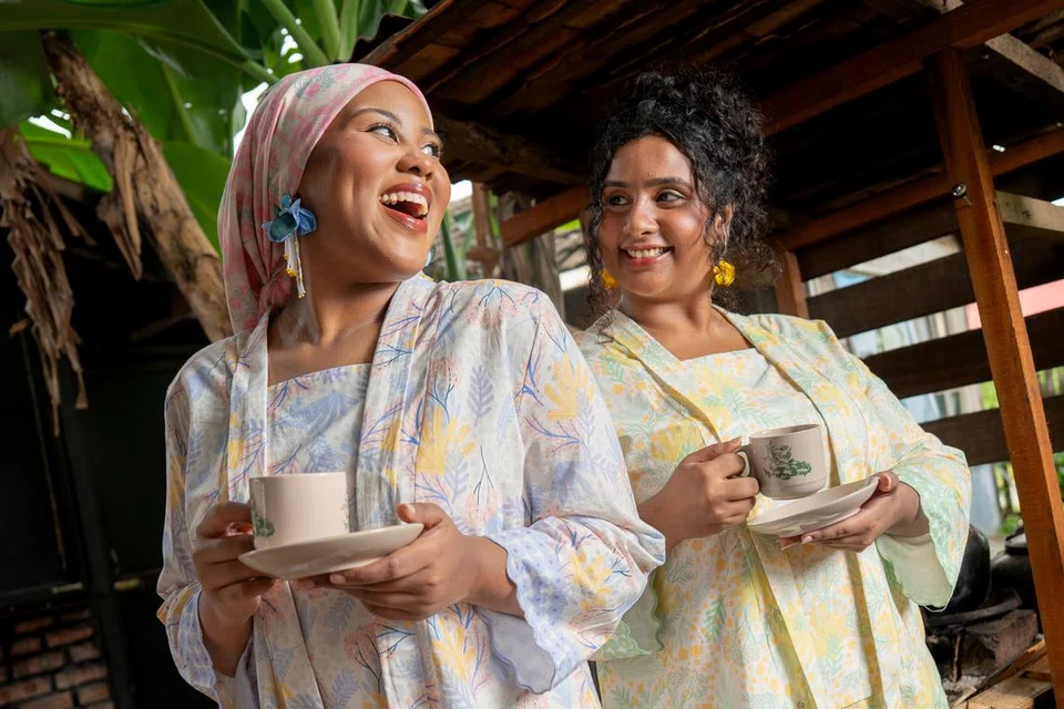 Jenama Bayu Somerset menawarkan koleksi sedondon bagi seisi keluarga dan menawarkan saiz sehingga 5XL bagi wanita dan lelaki. Fabrik kapas yang selesa dan tidak panas menjadi pilihan utama bagi ramai pelanggannya. 