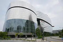 Penyiar perkhidmatan awam Singapura, Mediacorp, diperuntukkan $380 juta oleh pemerintah setiap tahun sepanjang lima tahun kebelakangan ini.