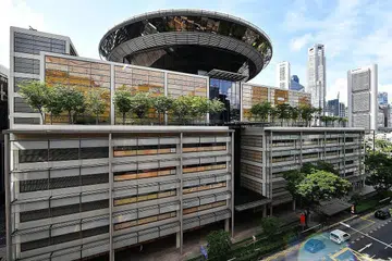 UNDANG-UNDANG HARUS DIHORMATI: Mahkamah Agung Singapura. Di tempat orang Islam dapat hidup dan bekerjasama dengan orang lain di bawah perlindungan negara untuk membina sebuah masyarakat berfungsi dan padu, pemerintah tempat itu adalah sekutu orang Islam, dan struktur undang-undang tempat itu harus dihormati. - Foto fail