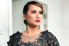HANYA JALANKAN AMANAH: Elly Mazlein berpesan kepada rakan seni lain agar tidak perlu tergugat dengan kehadirannya sebab beliau tiada niat menenggelamkan sesiapa.