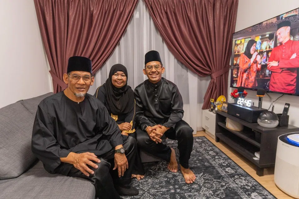Setelah hampir 20 tahun tinggal di beberapa rumah sewa, Encik Mean Wongsodinomo (kiri) dan isterinya, Cik Fauziah Shaharuddin, serta anak mereka, Encik Muhamad Imran Mean, akan menyambut Hari Raya di rumah sendiri buat kali pertama.