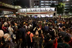 Penumpang dinasihatkan menaiki khidmat bas biasa dan bas penghubung percuma yang disediakan di beberapa stesen MRT dan perhentian bas yang terjejas pada 3 Jun.
