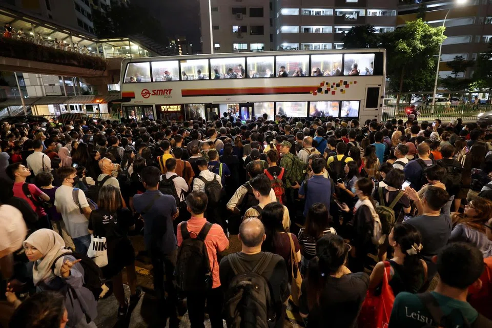 Penumpang dinasihatkan menaiki khidmat bas biasa dan bas penghubung percuma yang disediakan di beberapa stesen MRT dan perhentian bas yang terjejas pada 3 Jun.