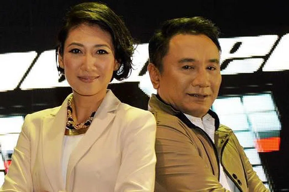 ANGGOTA JURI: Pengadil tetap rancangan realiti Anugerah Skrin musim ketiga, Sharon Ismail dan Khairudin Samsudin, telah menyampaikan kata-kata bernas kepada 10 peserta lelaki dan 10 peserta wanita sejak ia ditayangkan pada setiap Selasa di saluran Suria. - Foto KHALID BABA