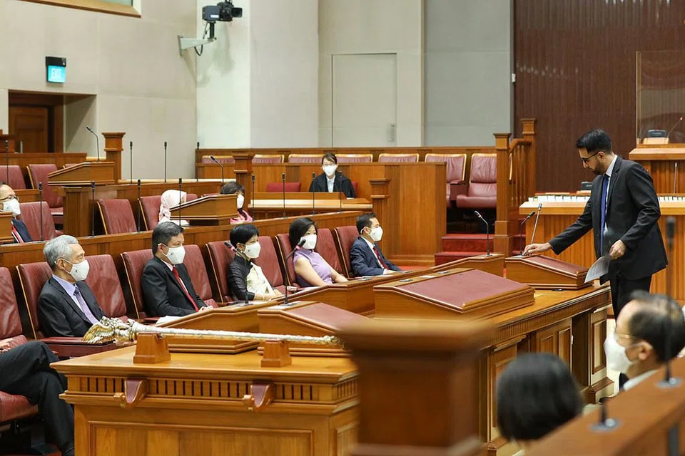 PARLIMEN: Parlimen ke-14 Singapura bersidang.