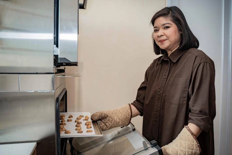 Cik Nor Munirah Abdul Gaffar menjalan kajian selepas setahun setengah menghasilkan biskut laktasi yang berkesan bagi menghasilkan susu yang banyak atau pekat buat ibu-ibu yang sedang menyusu bayi mereka.