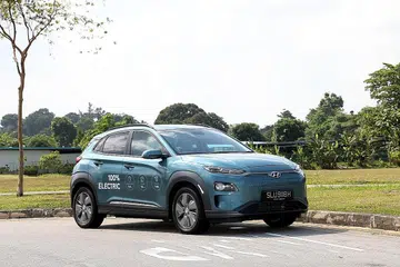 DAYA TAHAN LAMA: Dengan baterinya dicas penuh, Kona Electric mampu membawa pemandu dan penumpang dari Singapura ke Kuala Lumpur. - Foto fail