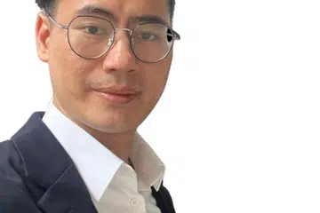 Encik Adam Ong mulakan pusat tuisyen tanpa pengalaman dan hampir gulung tikar setelah enam bulan tanpa pendapatan.