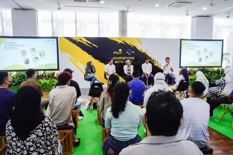 Mendaki mengadakan sesi jalinan rangkaian YOUth@M³ bersama pelajar institut pengajian tinggi di M³@Jurong pada 2022.