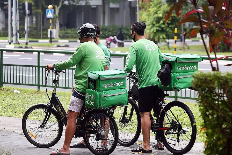 BOLEH TERIMA BANTUAN: Pekerja sendiri atau mereka yang bergaji rendah hingga sederhana yang terjejas oleh langkah-langkah Sokongan Bagi Fasa Dua (Kewaspadaan Dipertingkat) boleh menerima Geran Pemulihan Covid-19 (Sementara). - Foto fail