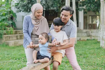Bapa harus menjadi teladan bagi anak dalam membentuk nilai seperti berdisiplin, berintegriti, menghormati orang lain dan bersabar dalam menghadapi cabaran hidup. 