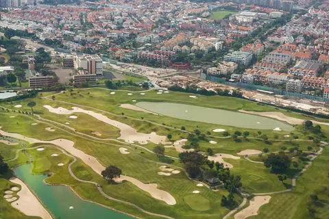 MEMPUNYAI HUTANG: Laguna National Golf & Country Club kini dalam proses pembubaran.