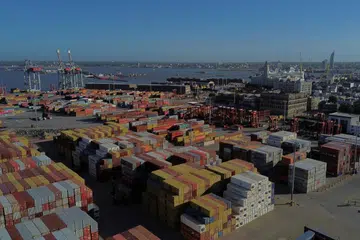 Kontena yang mengandungi kokain di pelabuhan di Montevideo, Uruguay. Dalam Kenyataan Menteri di Parlimen pada 8 Mei, Menteri Ehwal Dalam Negeri merangkap Undang-Undang, Encik K. Shanmugam berkata pelabuhan di Eropah bagai “hab dadah”.