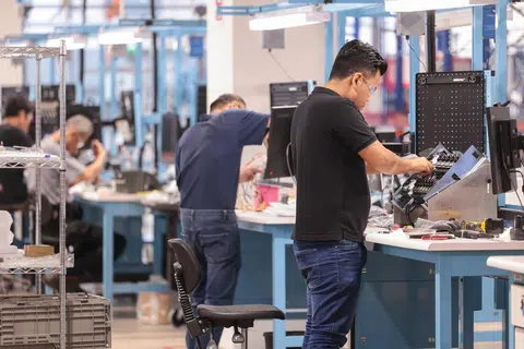 Pengeluaran kilang S’pura, merosot, duti import AS
