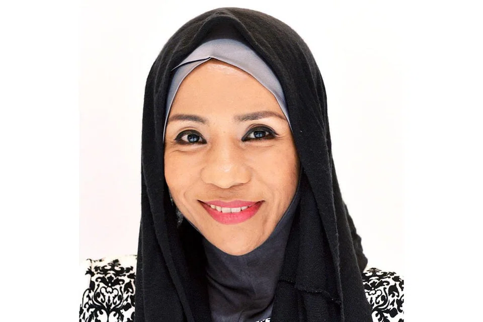 Cik Asnida Daud, pendidik, Duta Bahasa 2014.