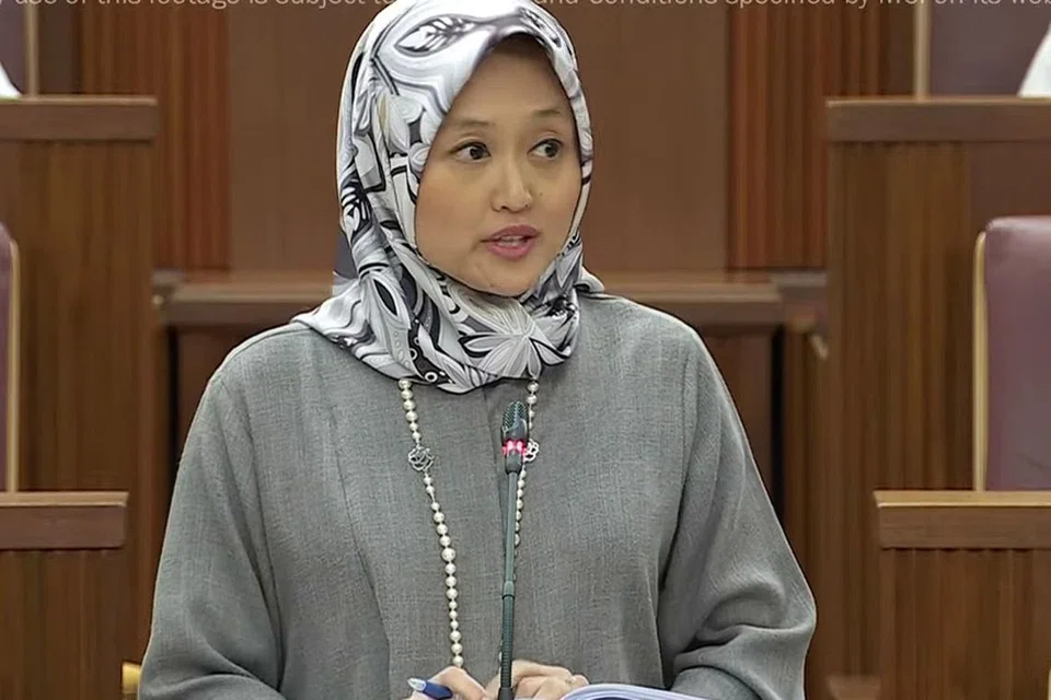 CIK RAHAYU MAHZAM