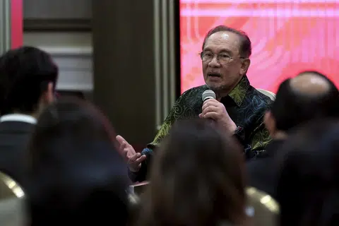 Anwar Ibrahim, media