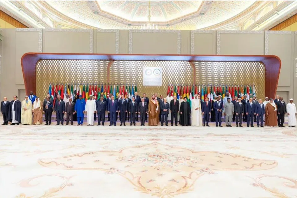 CARI HURAIAN SEGERA: Pemimpin negara semasa sidang puncak Pertubuhan Kerjasama Islam (OIC) di Riyadh, Arab Saudi, pada Sabtu.