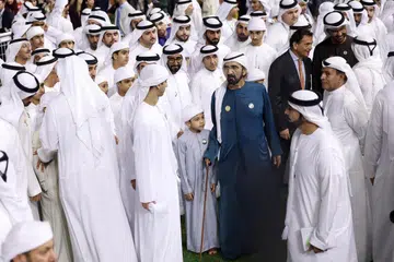Walaupun ancaman perang semakin dirasai, kehidupan harian di Dubai dilihat masih berjalan seperti biasa. Contohnya, Perlumbaan kuda Piala Dunia Dubai terus berlangsung di Meydan Racecourse, Dubai, Amiriah Arab Bersatu, pada 28 Mac 2026. Perdana Menteri UAE, Sheikh Mohammed bin Rashid Al Maktoum ( baju biru), menghadiri acara tersebut. 
