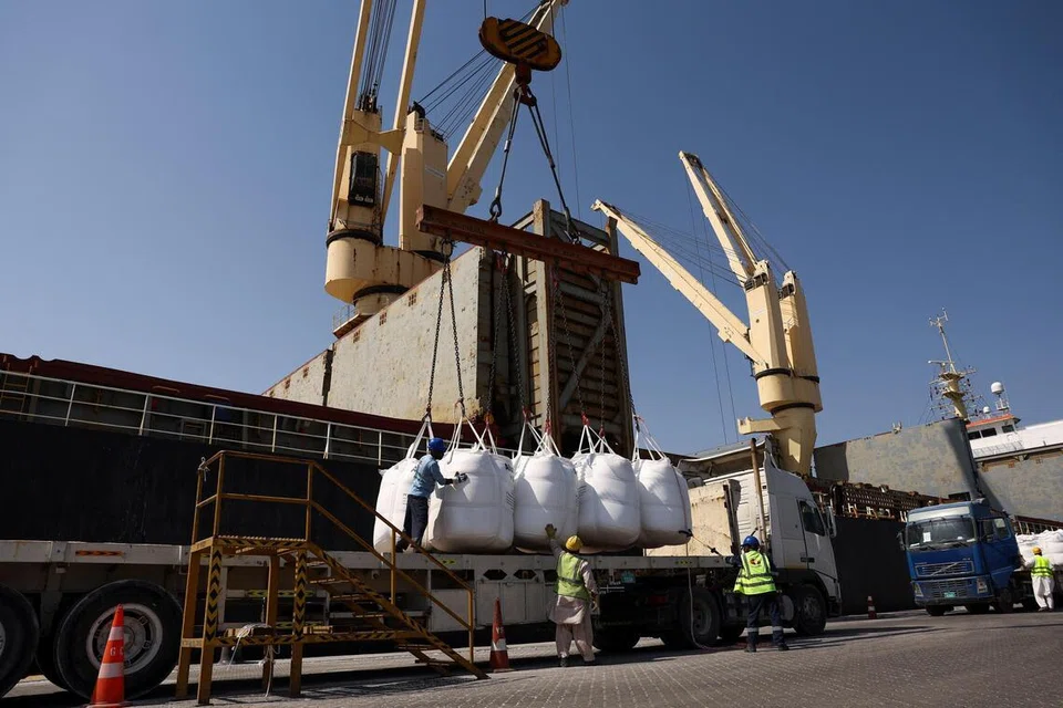 Pelabuhan Fujairah, konflik Amerika Syarikat-Israel dengan Iran, Selat Hormuz, Amiriah Arab Bersatu,