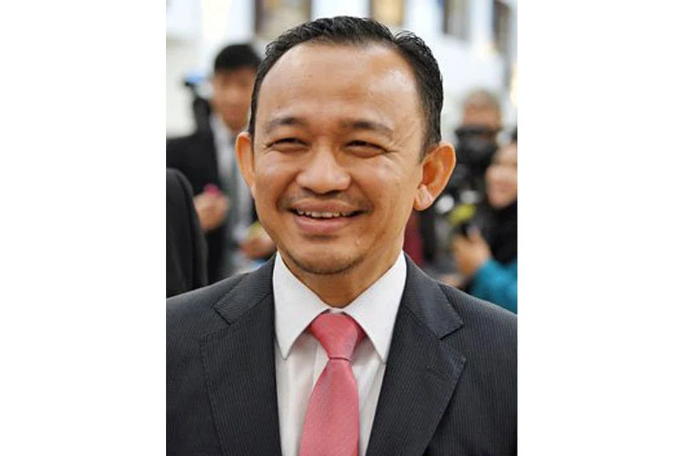 CALON YANG DISEBUT SEBAGAI BAKAL MENTERI BESAR BARU - DR MASZLEE MALIK: Menteri pendidikan dalam Kabinet PH dulu. 