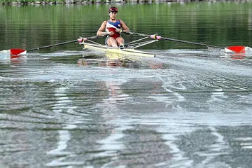 PERNAH AKSI DI TAHAP TERTINGGI: Aisyah pernah mewakili negara dalam sukan mendayung di Sukan Olimpik Rio 2016 selain di temasya Sukan Asia dan Sukan SEA sebelum ini. - Foto fail