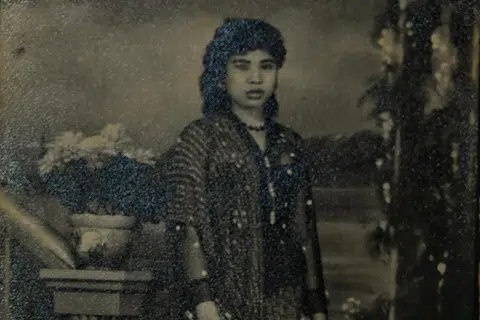 Cik Noriah semasa berusia 18 tahun.
