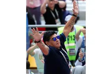 ADA PENGALAMAN KEJURULATIHAN: Maradona (atas), yang memenangi Piala Dunia bersama pasukan negaranya pada 1986, turut berpengalaman menjadi jurulatih skuad Argentina antara 2008 dengan 2010. - Foto REUTERS