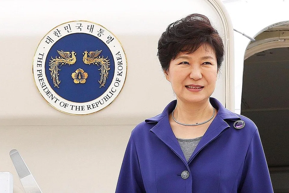 CIK PARK GEUN-HYE: Kuasa eksekutifnya digantung serta-merta dan dipindahkan kepada Perdana Menteri. - Foto REUTERS